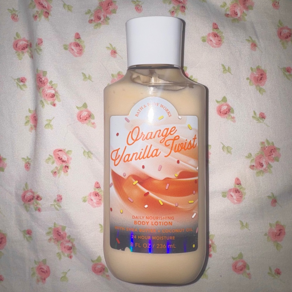 Bath & Body Works Orange Vanilla Twist Body Lotion - White & Orange